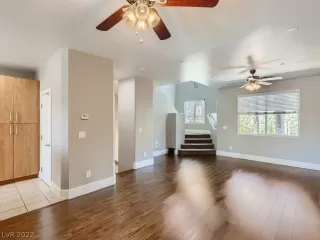 Photo #3: 2421651 Listing