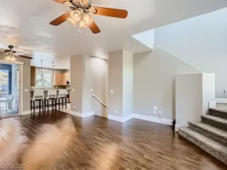 Photo #4: 2421651 Listing