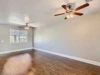 Photo #5: 2421651 Listing