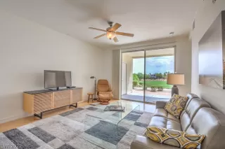 Photo #4: 2421657 Listing 