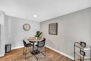 Photo #3: 2421662 Listing