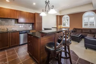 Photo #1: 2421684 Listing