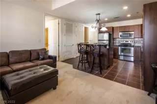 Photo #2: 2421684 Listing