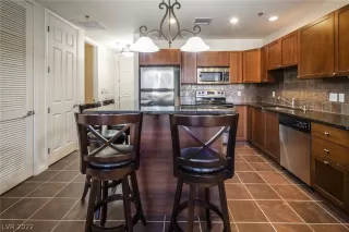 Photo #4: 2421684 Listing