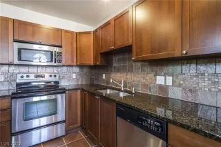 Photo #6: 2421684 Listing