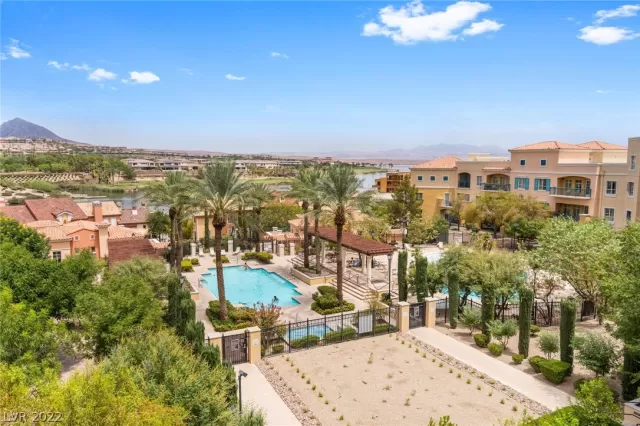 MLS: 2421735 Condo For Sale