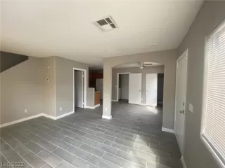Photo #2: 2421802 Listing 