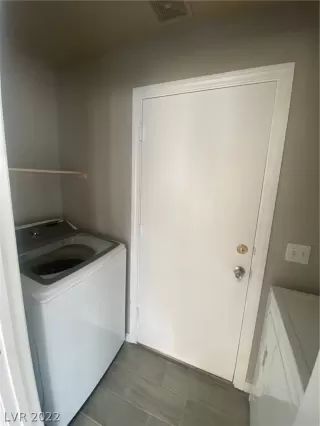 Photo #5: 2421802 Listing 