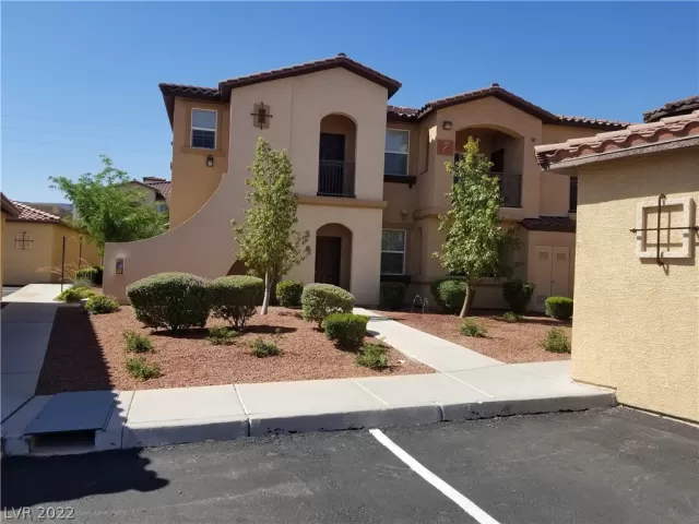 MLS: 2421846 Condo For Sale