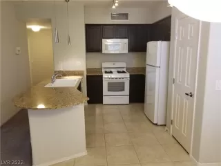 Photo #4: 2421846 Listing 