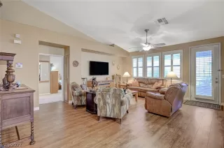 Photo #5: 2421855 Listing 