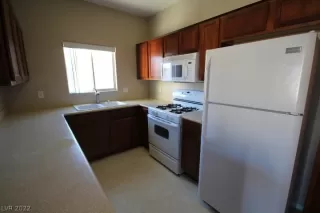 Photo #5: 2421897 Listing 