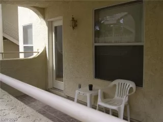 Photo #2: 2421931 Listing 