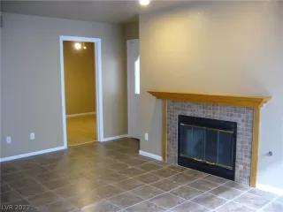 Photo #5: 2421931 Listing 