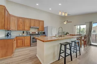 Photo #3: 2421949 Listing 