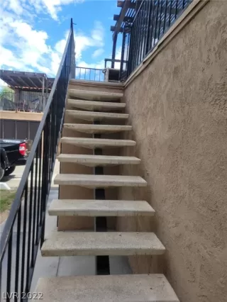 Photo #2: 2421980 Listing