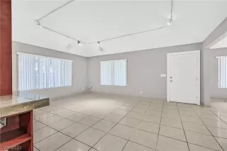 Photo #1: 2422013 Listing