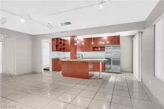 Photo #3: 2422013 Listing