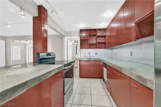 Photo #5: 2422013 Listing