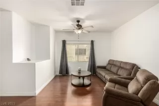 Photo #4: 2422018 Listing 