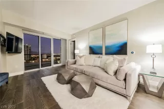 Photo #1: 2422076 Listing 