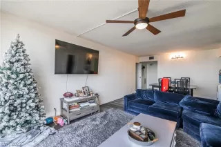 Photo #4: 2422093 Listing 