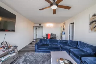 Photo #5: 2422093 Listing 