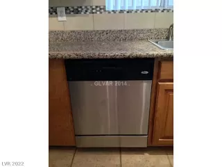 Photo #5: 2422100 Listing 