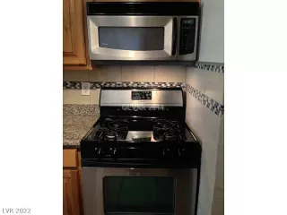 Photo #6: 2422100 Listing 