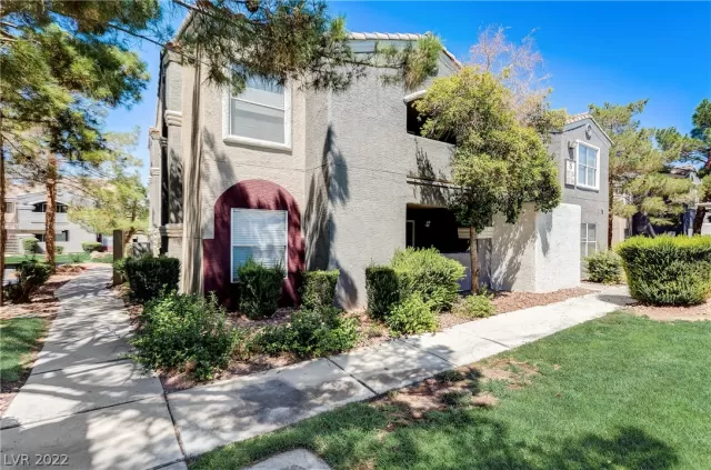 MLS: 2422114 Condo For Sale