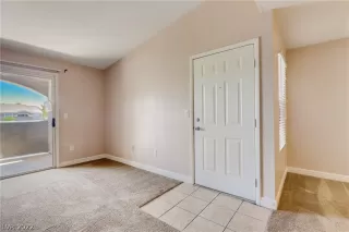 Photo #5: 2422114 Listing