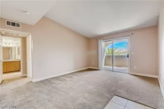 Photo #6: 2422114 Listing