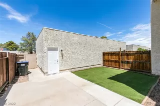 Photo #5: 2422141 Listing 