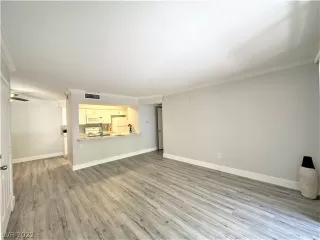 Photo #2: 2422169 Listing