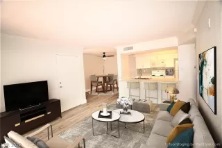 Photo #4: 2422169 Listing