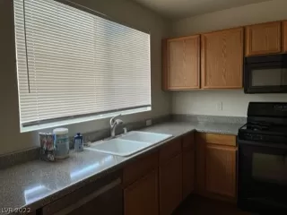 Photo #5: 2422189 Listing 