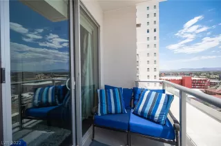 Photo #4: 2422218 Listing 