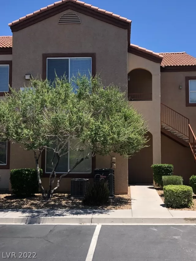 MLS: 2422225 Condo For Sale