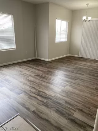 Photo #5: 2422225 Listing 