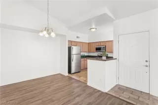 Photo #2: 2422235 Listing