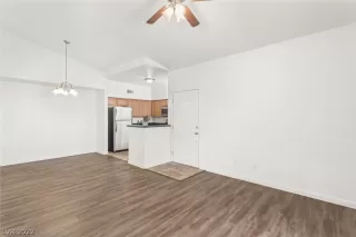 Photo #3: 2422235 Listing