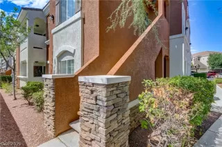 Photo #3: 2422251 Listing