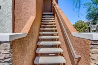 Photo #4: 2422251 Listing