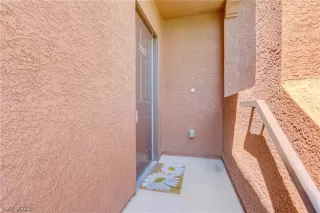 Photo #5: 2422251 Listing