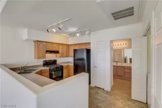 Photo #6: 2422251 Listing