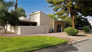 Photo #1: 2422264 Listing