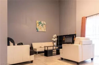 Photo #3: 2422264 Listing