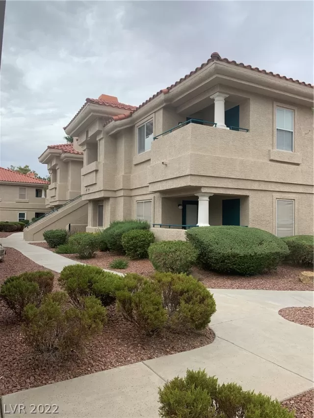 MLS: 2422301 Condo For Sale