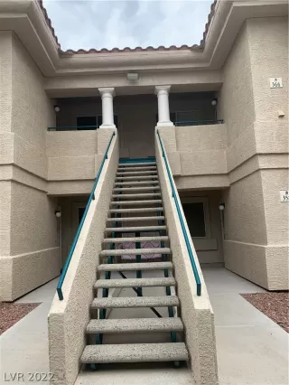 Photo #1: 2422301 Listing 