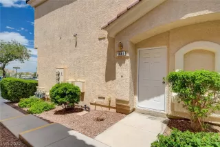 Photo #4: 2422303 Listing